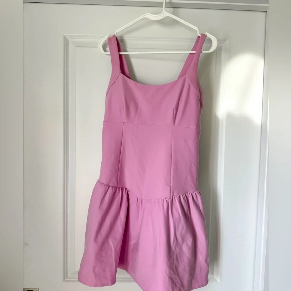 NWOT Alo Yoga Alosoft Break Point Tennis Dress Candy Heart Pink - Picture 2 of 4